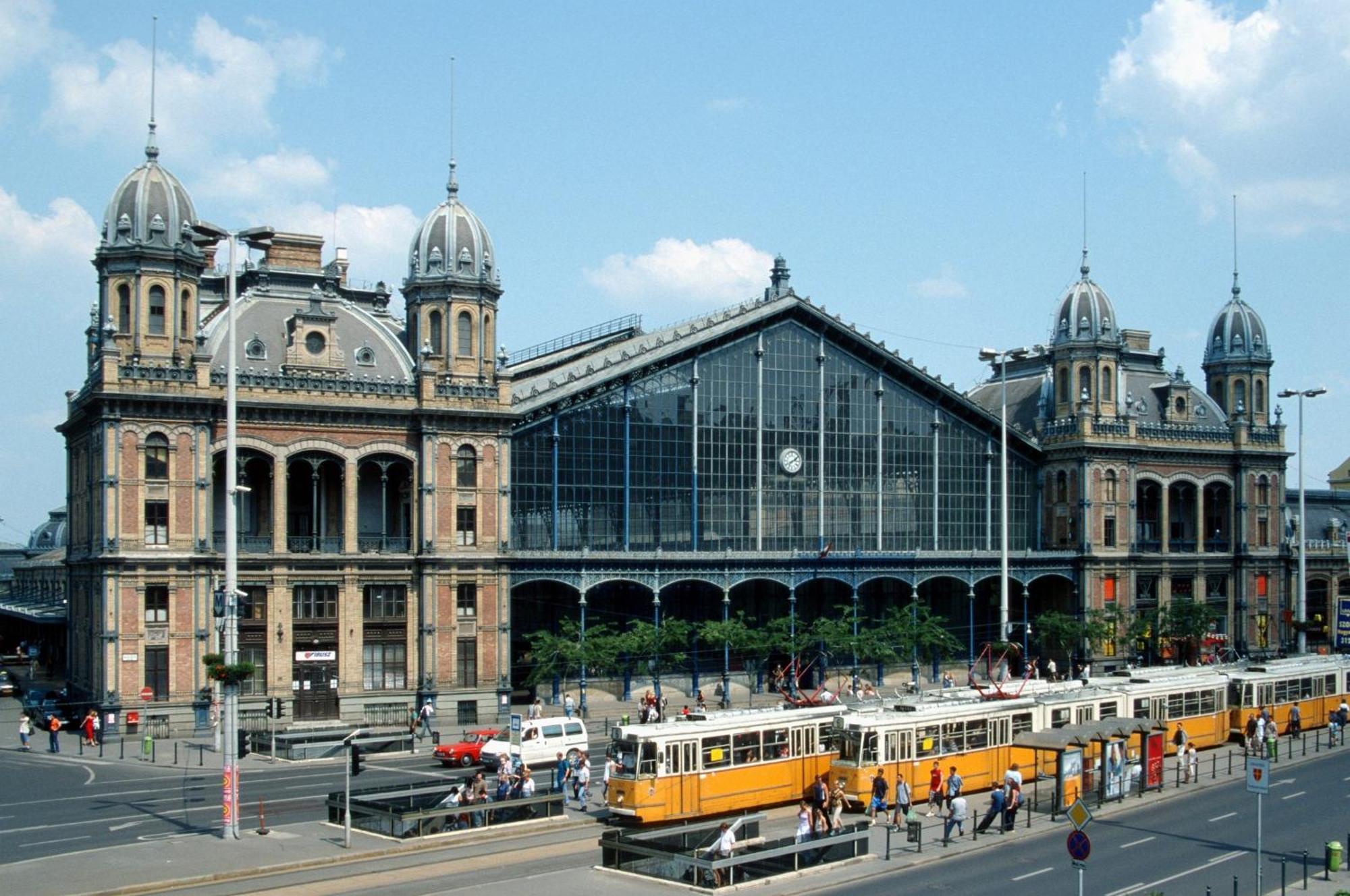 Little Americas North West Appartamento Budapest